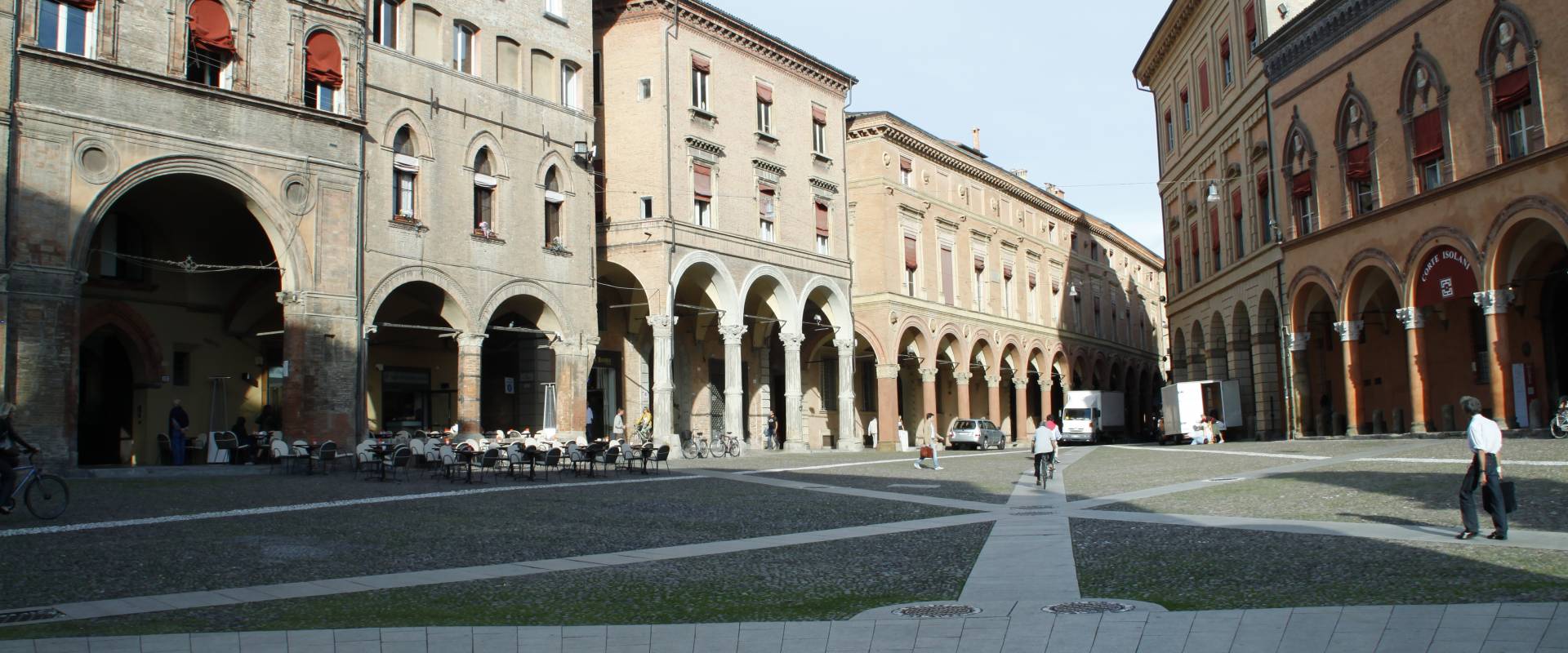 Prospettive in Piazza Santo Stefano foto di Robertobag89